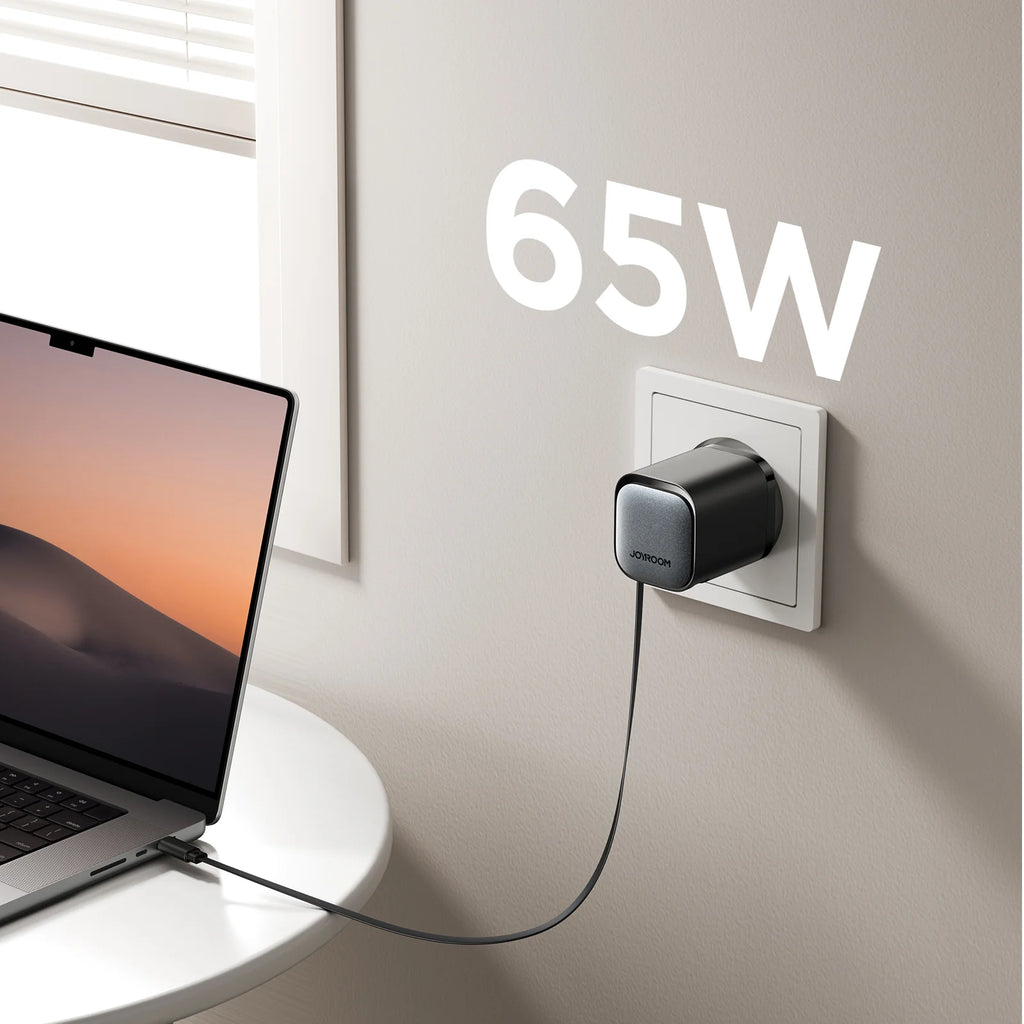 JOYROOM JR-TCL02 GaN 65W Charger with Retractable Cable - Astro Store