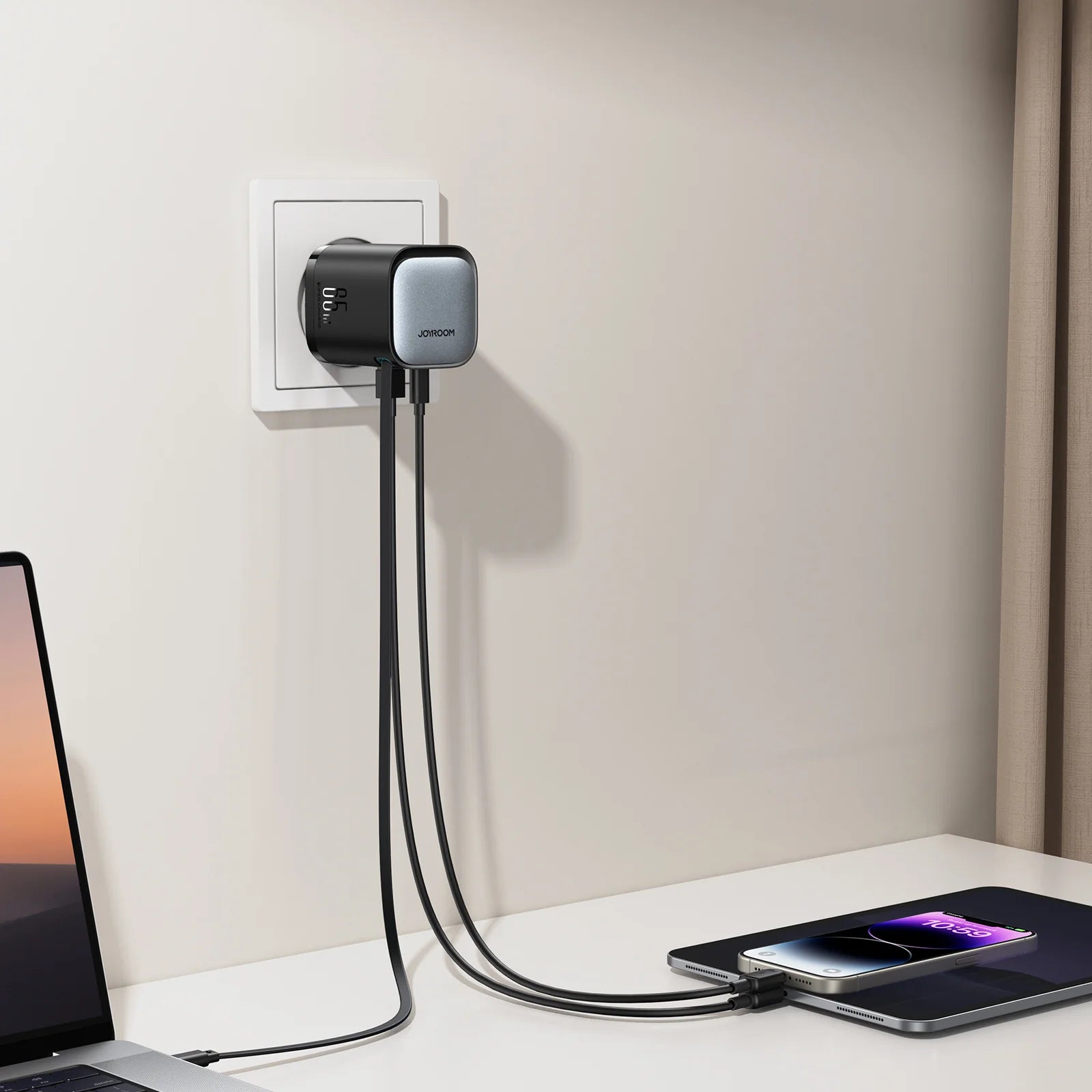 JOYROOM JR-TCL02 GaN 65W Charger with Retractable Cable - Astro Store